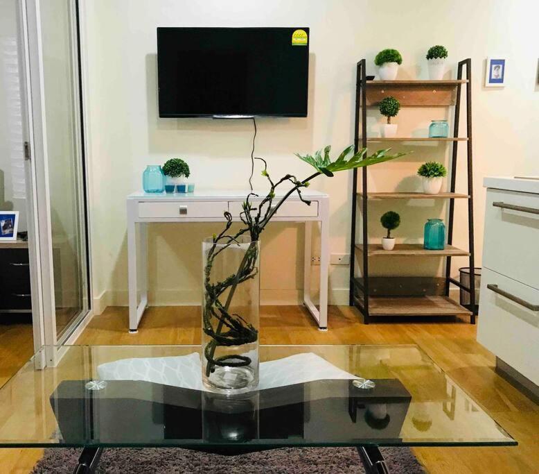 Acqua Private Residence Livingstone Tower Condo Unit With Free Wifi Manila Esterno foto
