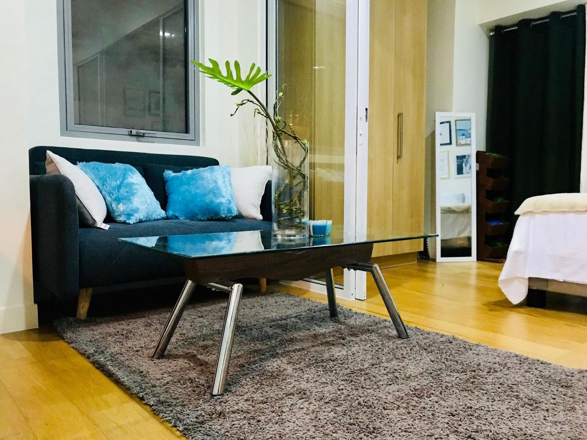 Acqua Private Residence Livingstone Tower Condo Unit With Free Wifi Manila Esterno foto