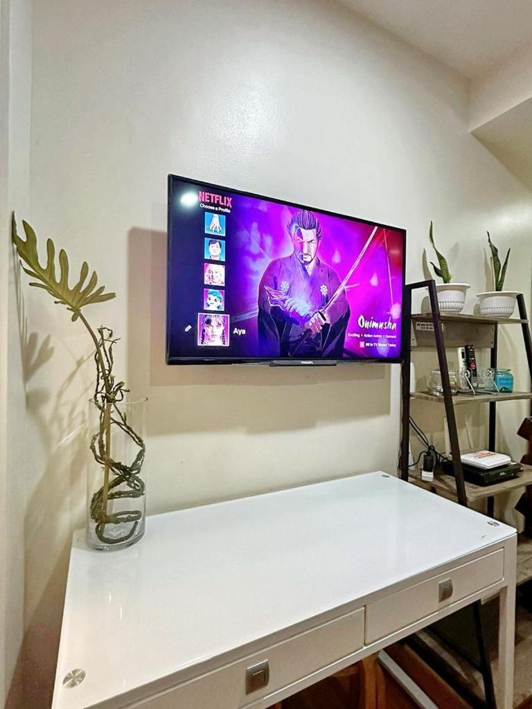 Acqua Private Residence Livingstone Tower Condo Unit With Free Wifi Manila Esterno foto