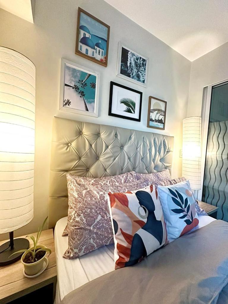 Acqua Private Residence Livingstone Tower Condo Unit With Free Wifi Manila Esterno foto